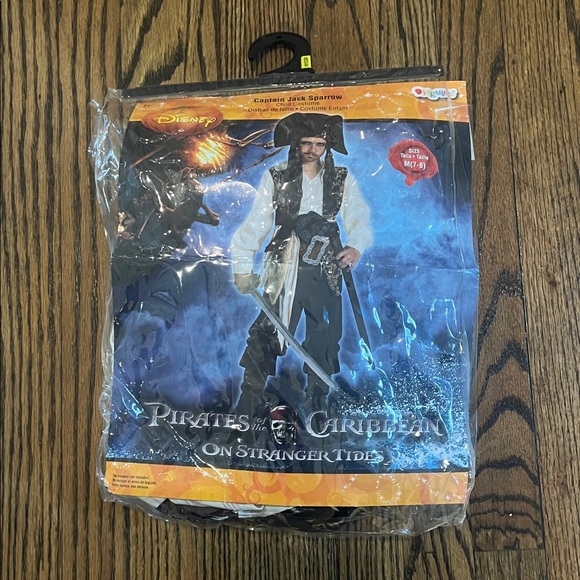 Disney Pirate Costume for Kids - Blue, Gold, and Red
HALLOWEEN 🏴‍☠️ 🎃 - Picture 1 of 3